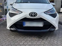Weiß Gebraucht 2018 Toyota Aygo Kleinwagen | 8.500 € (Fairer Preis)