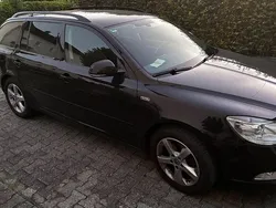 Schwarz Gebraucht 2011 Skoda Octavia Family Kombi | 7.500 € (Fairer Preis)