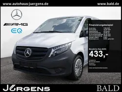Weiß Gebraucht 2023 Mercedes Vito Van / Kleinbus | 38.318 € (Guter Preis)
