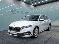 Weiß Gebraucht 2023 Skoda Octavia Style Kombi | 28.650 € (Teuer)