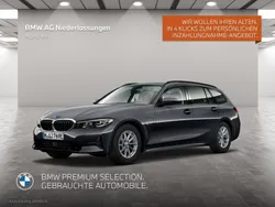 Grau Gebraucht 2022 BMW 330e Sport Line Kombi | 33.480 € (Fairer Preis)