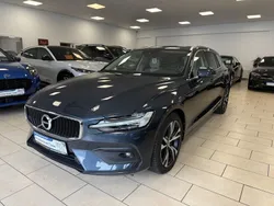Blau Gebraucht 2021 Volvo V60 Momentum Kombi | 27.400 € (Fairer Preis)