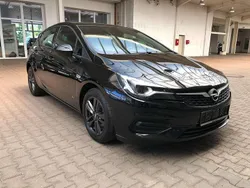 Schwarz Gebraucht 2021 Opel Astra Design Edition Kleinwagen | 11.990 € (Superpreis)