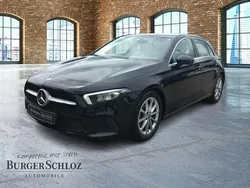 Metalliclack kosmosschwarz Gebraucht 2020 Mercedes A200 Progressive Limousine | 25.900 € (Fairer Preis)