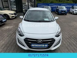 Weiß Gebraucht 2017 Hyundai i30 Trend Kombi | 9.900 € (Guter Preis)