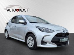 Silber Gebraucht 2021 Toyota Yaris Hybrid Comfort Limousine | 14.990 € (Guter Preis)