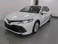 Weiß Gebraucht 2019 Toyota Camry Executive Limousine | 25.942 € (Fairer Preis)
