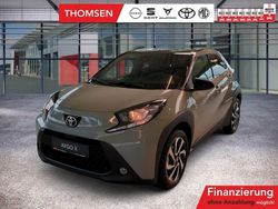 Urban khaki Gebraucht 2025 Toyota Aygo Team Kleinwagen | 17.485 € (Fairer Preis)