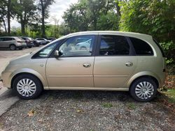 Beige Gebraucht 2009 Opel Meriva Van / Kleinbus | 3.000 €