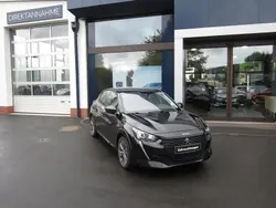 Perla nera Gebraucht 2022 Peugeot e-208 Allure Kleinwagen | 21.900 € (Teuer)