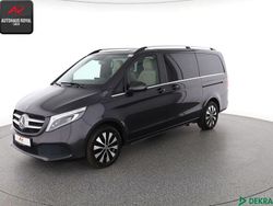 Grau Gebraucht 2022 Mercedes V220 Van / Kleinbus | 46.480 € (Fairer Preis)