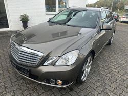 Grau Gebraucht 2011 Mercedes E300 Elegance Limousine | 11.450 € (Superpreis)