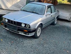 Silber Gebraucht 1990 BMW 316 Limousine | 5.500 €