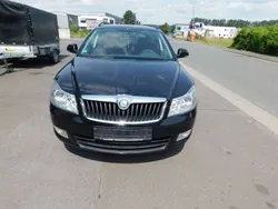Schwarz Gebraucht 2012 Skoda Octavia Ambition Kombi | 5.850 € (Fairer Preis)
