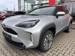 Silber Neu 2025 Toyota Yaris Cross SUV | 27.690 € (Guter Preis)