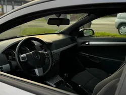 Grau Gebraucht 2005 Opel Astra Coupé | 1.900 € (Fairer Preis)