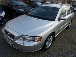 Silber Gebraucht 2006 Volvo V70 Momentum Kombi | 8.850 €