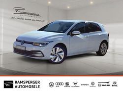 Weiß (pure white) Gebraucht 2023 VW Golf VIII Active Limousine | 23.990 € (Guter Preis)