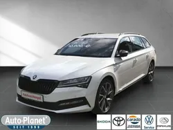 Weiß Gebraucht 2024 Skoda Superb SportLine Kombi | 39.990 € (Guter Preis)