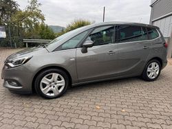 Grau Gebraucht 2018 Opel Zafira Tourer Van / Kleinbus | 9.900 € (Etwas zu teuer)
