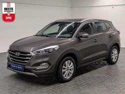 Grau (moon rock / met) Gebraucht 2016 Hyundai Tucson Intro Edition SUV | 16.480 € (Etwas zu teuer)