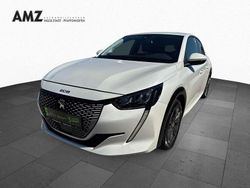 Lack weiss perlglänzend/typ au Gebraucht 2021 Peugeot e-208 Allure Kleinwagen | 15.490 € (Fairer Preis)