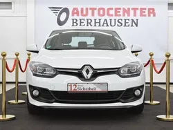 Weiß Gebraucht 2015 Renault Mégane III Authentique Limousine | 9.799 € (Teuer)