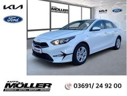 Weiss Gebraucht 2025 Kia Ceed Vision Kleinwagen | 21.990 € (Superpreis)