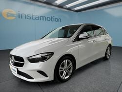 Weiß Gebraucht 2024 Mercedes B200 Van / Kleinbus | 31.499 € (Fairer Preis)