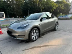 Grau Gebraucht 2023 Tesla Model Y Long Range SUV | 37.500 € (Superpreis)
