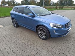 Blau Gebraucht 2016 Volvo XC60 Momentum SUV | 19.000 € (Fairer Preis)