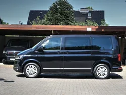 Deep black perleffekt Gebraucht 2024 VW T6.1 Highline Van | 99.950 €