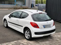 Weiß Gebraucht 2009 Peugeot 207 Urban Move Limousine | 2.300 € (Fairer Preis)