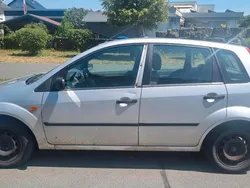Grau Gebraucht 2002 Ford Fiesta Kleinwagen | 1.000 € (Guter Preis)