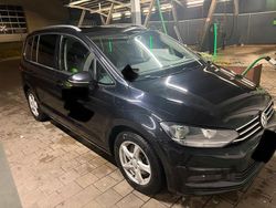 Schwarz Gebraucht 2017 VW Touran Van / Kleinbus | 12.400 € (Teuer)