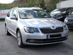 Silber Gebraucht 2014 Skoda Superb Elegance Kombi | 10.900 € (Fairer Preis)