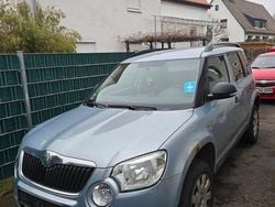 Blau Gebraucht 2010 Skoda Yeti Ambition SUV | 1.300 €