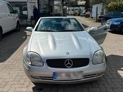 Silber Gebraucht 1997 Mercedes SLK230 Cabrio | 3.449 € (Fairer Preis)