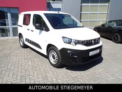 Weiss Gebraucht 2020 Peugeot Partner Premium Van / Kleinbus | 13.950 € (Fairer Preis)