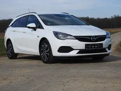 Schneeweiss/summitwhite/arctic Gebraucht 2019 Opel Astra Kombi | 11.499 € (Fairer Preis)