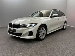 Weiß Gebraucht 2022 BMW 318 Sport Line Limousine | 29.799 € (Fairer Preis)