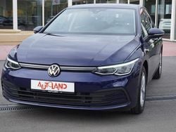 Blau Gebraucht 2022 VW Golf VIII Life | 22.990 € (Etwas zu teuer)