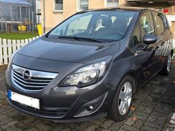 Grau Gebraucht 2011 Opel Meriva Innovation Van / Kleinbus | 4.950 € (Etwas zu teuer)