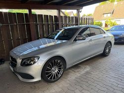 Silber Gebraucht 2017 Mercedes E220 Limousine | 27.000 € (Fairer Preis)