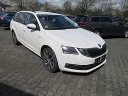 Weiß Gebraucht 2019 Skoda Octavia Soleil Kombi | 10.988 € (Superpreis)