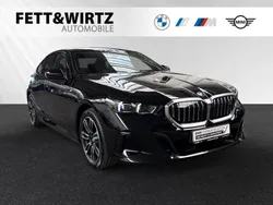 Saphirschwarz metallic Gebraucht 2024 BMW i5 Comfort Edition Limousine | 56.800 € (Fairer Preis)