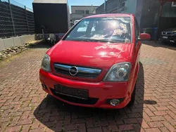 Rot Gebraucht 2009 Opel Meriva Van / Kleinbus | 2.100 € (Fairer Preis)