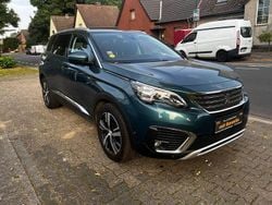 Lackierung emerald crystal/met Gebraucht 2018 Peugeot 5008 Allure Van / Kleinbus | 14.530 € (Fairer Preis)