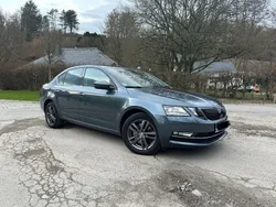 Grau Gebraucht 2018 Skoda Octavia Clever Limousine | 16.499 € (Fairer Preis)