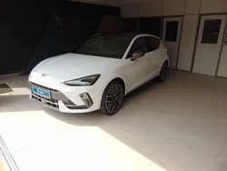 Weiß Neu 2025 Cupra Leon VZ Limousine | 47.990 € (Teuer)